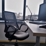 Krzesła do biura w Warszawie - jak wybrać idealny mebel do swojego biura?