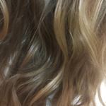 Piękno brązowych włosów z refleksami: odkryj ich magię i sposoby na utrzymanie blasku
