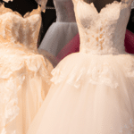 Sukienki na wesele: Jak wybrać idealny strój na tę wyjątkową okazję?